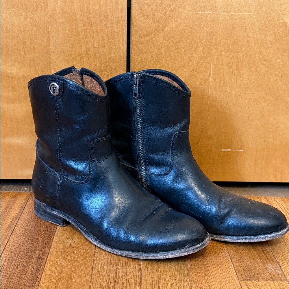 Women’s Black Frye Boots - Sz 9